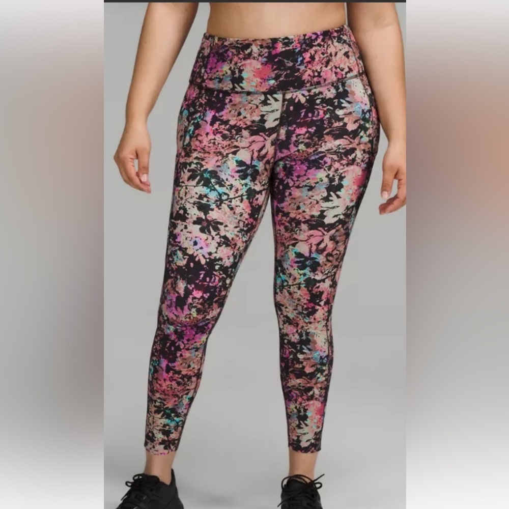 Lululemon Base Pace HR Crop‎ 23” Multi Color Size 12